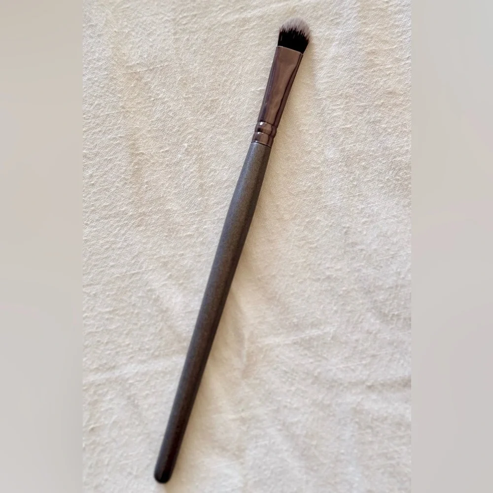 VASANTI Flat Eyeshadow Makeup Brush